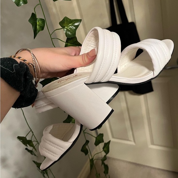 White Bratz Style Pumps - Picture 1 of 3